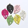 Pendentifs en bois sculpté, feuille, couleurs mélangées Environ 2mm, Environ Vendu par sac