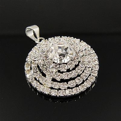 Pendentifs strass en laiton, Plat rond, Placage, avec strass, plus de couleurs à choisir, 22.5x22.5x10mm, Trou:Environ 4mm, Vendu par PC