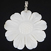 Pendentifs de coquille en laiton, avec coquille blanche, fleur, Placage de couleur platine Environ 4mm, Vendu par PC