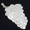 Pendentifs de coquille en laiton, avec coquille blanche, raisin, Placage de couleur platine Environ 4mm, Vendu par PC