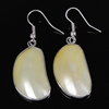 Shell Earring eau douce, laiton, avec coquille jaune, Placage de couleur platine .8 pouce, Vendu par paire