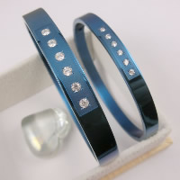 Partículas de acero Pareja Bangle, Óvalo, electroforesis, para la pareja & con diamantes de imitación, azul, 6mm, 8mm, diámetro interior:aproximado 63x54mm, 56x50mm, longitud:aproximado 7 Inch, aproximado 8 Inch, Vendido por Par