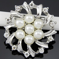 Broche de perla de cristal, aleación de zinc, con Perlas de vidrio, Flor, chapado en color de platina, con diamantes de imitación, Blanco, libre de níquel, plomo & cadmio, 38x38mm, 10PCs/Bolsa, Vendido por Bolsa