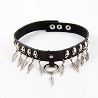 Mode Collier Choker, cuir de peau de vache, avec alliage de zinc, feuille, Placage, with rivet stud & le style de punk & réglable, noir, protéger l'environnement, sans nickel, plomb et cadmium, 20mm Environ 16 pouce, Vendu par brin