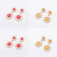 Pendientes de Declaración, aleación de zinc, con resina, Flor, chapado en color dorado, facetas, más colores para la opción, 70x35mm, Vendido por Par