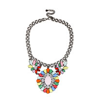 Collier de déclaration de mode, Acrylique, avec chaîne de fer & alliage de zinc, avec 8cm chaînes de rallonge, fleur, Placage de couleur noire de plumbum, facettes & avec strass, 67mm Environ 19 pouce, Vendu par brin