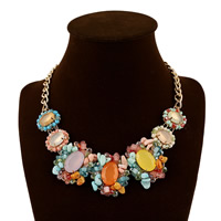 Collier de déclaration de mode, Acrylique, avec chaîne de fer & cristal, avec 12cm chaînes de rallonge, Placage de couleur d'or, chaîne de torsion ovale & facettes, multicolore Environ 17.5 pouce, Vendu par brin