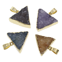 Natürliche Achat Anhänger Druzy, Eisquarz Achat, mit Eisen Stiftöse, Dreieck, goldfarben plattiert, druzy Stil, keine, 20x21x5mm-22x23x14mm, Bohrung:ca. 3x5mm, verkauft von PC