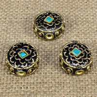 bijoux de perles d'Indonésie, Indonésie, avec turquoise synthétique & laiton, Plat rond, plus de couleurs à choisir, 16mm Environ 1.5mm Vendu par sac