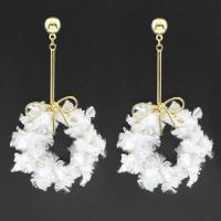 Boucles d'oreilles Pom Pom Duveteux, cupronickel, avec Peluche, argent pur puce boucle d'oreille, Placage de couleur d'or, pour femme, blanc Vendu par paire