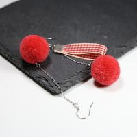 Boucles d'oreilles Pom Pom Duveteux, argent sterling 925, avec Peluche & toile en soie, hypo allergique & pour femme  Vendu par paire