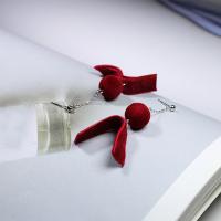 Boucles d'oreilles Pom Pom Duveteux, argent sterling 925, avec velours de coton, Plaqué de platine, hypo allergique & pour femme  Vendu par paire