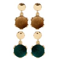 Boucles d'oreilles Pom Pom Duveteux, alliage de zinc, avec Peluche, acier inoxydable puce boucle d'oreille, tambour, Placage de couleur d'or, pour femme, plus de couleurs à choisir, sans plomb et cadmium Vendu par paire