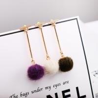 Boucles d'oreilles Pom Pom Duveteux, alliage de zinc, avec Peluche, acier inoxydable puce boucle d'oreille, Rond, Placage de couleur d'or, pour femme, plus de couleurs à choisir, sans plomb et cadmium Vendu par paire