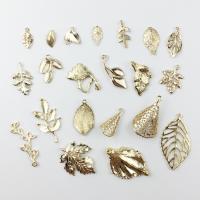 Zinc Alloy Jewelry Pendants, gold color plated Approx 2mm 