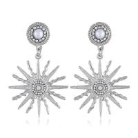 Boucle d'oreille en alliage de zinc en plastique perle, avec Plastique ABS perle, acier inoxydable puce boucle d'oreille, fleur, Placage, pour femme & avec strass, plus de couleurs à choisir, sans plomb et cadmium Vendu par paire