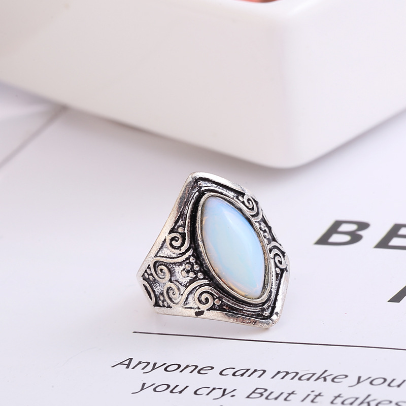 alliage de zinc bague, avec Opaline, Plaqué de couleur d'argent, normes différentes pour le choix & pour femme, Vendu par PC