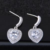 Boucles d'oreilles en laiton zircon cubique, coeur, Plaqué de platine, pour femme & avec zircone cubique, protéger l'environnement, sans nickel, plomb et cadmium Vendu par paire