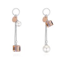 laiton Boucles d'oreilles asymétriques, avec Plastique ABS perle & Cristal autrichien, Plaqué de platine, pour femme & facettes, plus de couleurs à choisir, protéger l'environnement, sans nickel, plomb et cadmium Vendu par paire