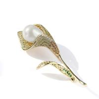 laiton broche, avec Shell Pearl, fleur, Plaqué d'or, pavé de micro zircon & pour femme Vendu par PC