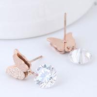 Boucles d'oreilles en acier titane, papillon, Placage de couleur d'or, pour femme & avec zircone cubique Vendu par paire