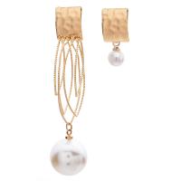 alliage de zinc Boucles d'oreilles asymétriques, avec perle de plastique, Placage de couleur d'or, pour femme, 80mm, Vendu par paire