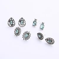 aleación de zinc Stud aretes, con Cristal, chapado en color de plata antigua, Estilo bohemio & para mujer & facetas, 15mm,12mm,10mm, 4Parpareja/Grupo, Vendido por Grupo