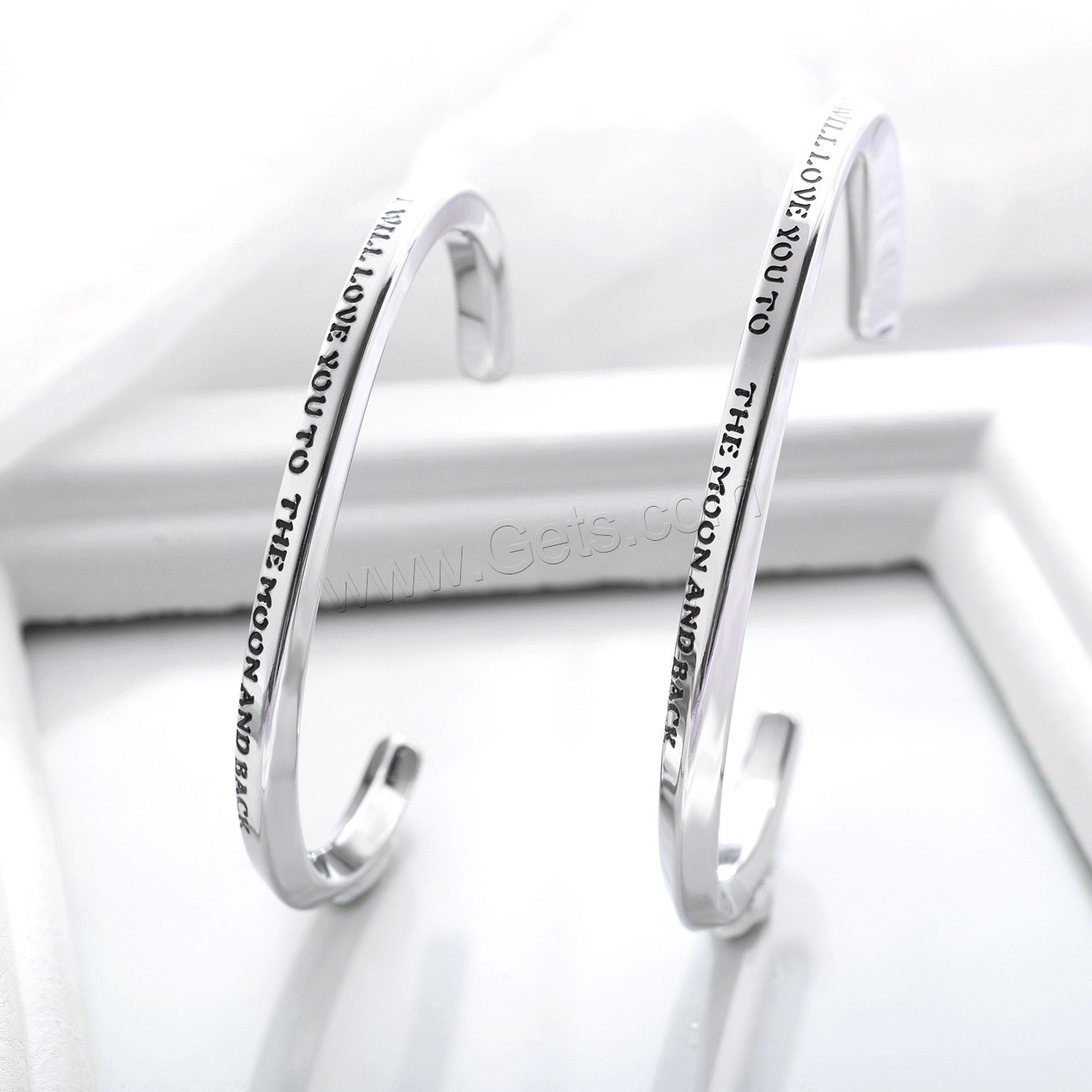 Acier titane bracelet manchette, Lettre d’alphabet, normes différentes pour le choix & pour le couple, 4.9mm, Vendu par PC