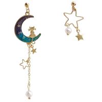 Pendientes asimétricos, aleación de zinc, con Perlas de plástico ABS, Luna y estrella, chapado en color dorado, diferentes estilos para la opción & para mujer & esmalte, más colores para la opción, 20x74mm,17x35mm, Vendido por Par