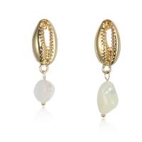 Pendientes asimétricos, aleación de zinc, con Shell Pearl, chapado en color dorado, para mujer, 30mm,37mm, Vendido por Par