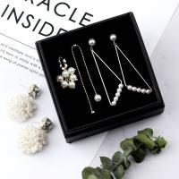 Pendientes asimétricos, aleación de zinc, con Perlas de plástico ABS, chapado en color dorado, Estilo coreano & diferentes estilos para la opción & para mujer, más colores para la opción, Vendido por Par