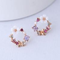 Zinc alliage strass Stud Earring, alliage de zinc, fleur, Placage de couleur d'or, pour femme & avec strass, 10mm, Vendu par paire