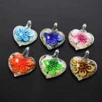 Pendentifs Murano fleur intérieur, chalumeau, coeur, sable d'or & fleur intérieure, couleurs mélangées Environ 8mm îte, Vendu par boîte