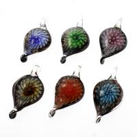 Pendentifs Murano fleur intérieur, chalumeau, sable d'or & fleur intérieure, couleurs mélangées Environ 8mm îte, Vendu par boîte