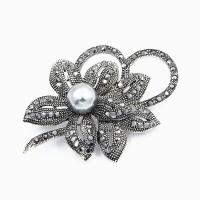 Broche de diamantes de imitación de la aleación de Zinc, con Perlas de plástico ABS, Flor, chapado, unisexo & micro arcilla de diamantes de imitación, más colores para la opción, 35*55mm, Vendido por UD