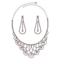 Strass Zink Legierung Schmuck Set, Zinklegierung, Ohrring & Halskette, Zinklegierung Karabinerverschluss, Zinklegierung Stecker, plattiert, verschiedene Stile für Wahl & für Frau & mit Strass, Silberfarbe, 44mm,12mm,47mm,19mm,45mm,10mm,47mm,12mm, verkauft von setzen