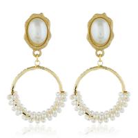 Boucle d'oreille en alliage de zinc en plastique perle, avec perle de plastique, Placage de couleur d'or, pour femme & avec strass, blanc Vendu par paire