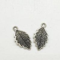 Pendentifs feuilles en alliage de zinc , Plaqué de couleur d'argent Environ 2mm Vendu par sac