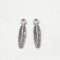 Colgantes de pluma de aleación de cinc, aleación de zinc, chapado en color de plata antigua, 20x5x1.5mm, agujero:aproximado 2mm, 100PCs/Bolsa, Vendido por Bolsa