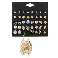 alliage de zinc Boucles d'oreilles, avec perle de plastique, Placage, pour femme & avec strass, 5mm,7mm,8mm,11mm,13mm,60mm, 30/fixé, Vendu par fixé