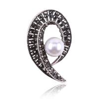 Rhinestone Zinc Alloy Brooch, with Plastic Pearl, gun black plated, for woman & with rhinestone 31*52mm 