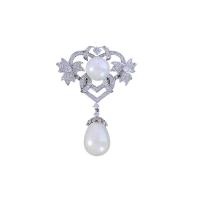 metal broche, con Perlas plásticas, Flor, chapado en color de plata, micro arcilla de zirconia cúbica & para mujer, 56*41mm, Vendido por UD