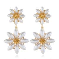 Plastic Pearl Zinc Alloy Earring, with Plastic Pearl, Flower, plated, fashion jewelry & for woman, white 