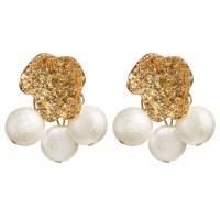 Plastic Pearl Zinc Alloy Earring, with Plastic Pearl, for woman, golden 