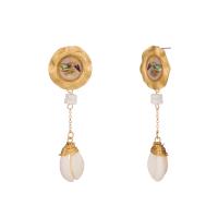 boucle d'oreille de goutte en Zinc Alloy et Émail  , alliage de zinc, avec coquille blanche, Placage de couleur d'or, pour femme & émail Vendu par paire