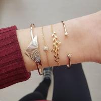 Zinklegierung Armband-Set, Stulpearmband & Armband, goldfarben plattiert, 4 Stück & für Frau & mit Strass, verkauft von setzen