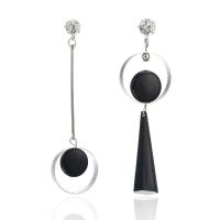 alliage de zinc Boucles d'oreilles asymétriques, avec résine, Placage, bijoux de mode & pour femme & avec strass, plus de couleurs à choisir  Vendu par lot