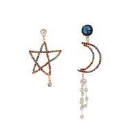 alliage de zinc Boucles d'oreilles asymétriques, avec perle de plastique, Placage, Style coréen & pour femme & avec strass Vendu par paire