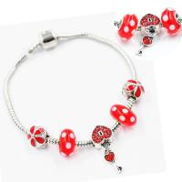 Zink Legierung Strass Armbänder, Zinklegierung, mit Lampwork & Emaille, silberfarben plattiert, für Frau & mit Strass, rot, 200mm, verkauft von Strang