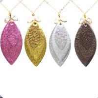 PU Collier Cordon, cuir PU, avec cristal & fer, feuille, Placage de couleur d'or, chaîne ovale & pour femme, plus de couleurs à choisir Environ 17.7 pouce Vendu par sac